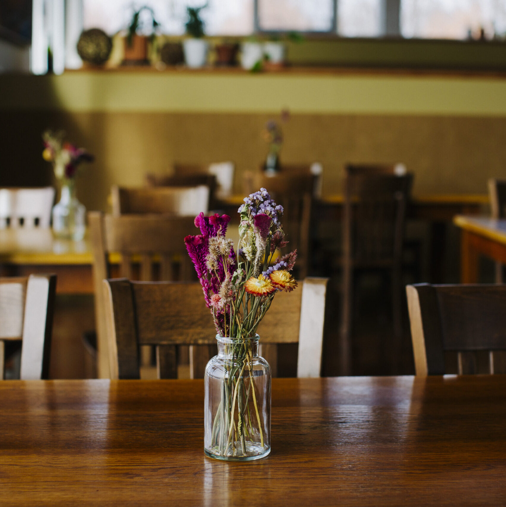 Vase of flowers on a table