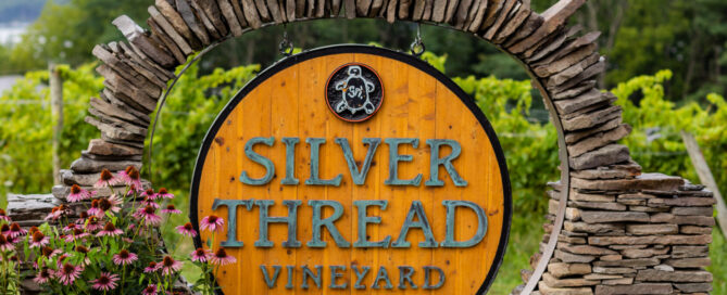 Silver Thread Vineyard Sign