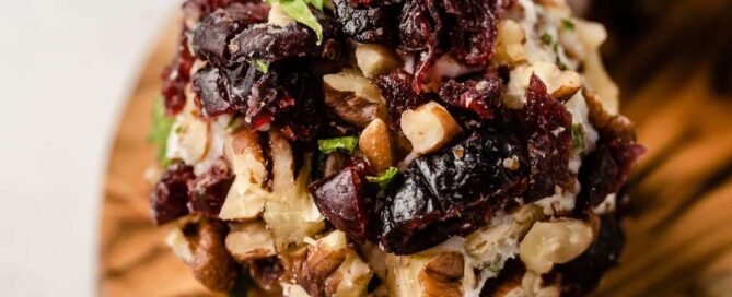 Goat cheese balls with nuts and dried fruits.